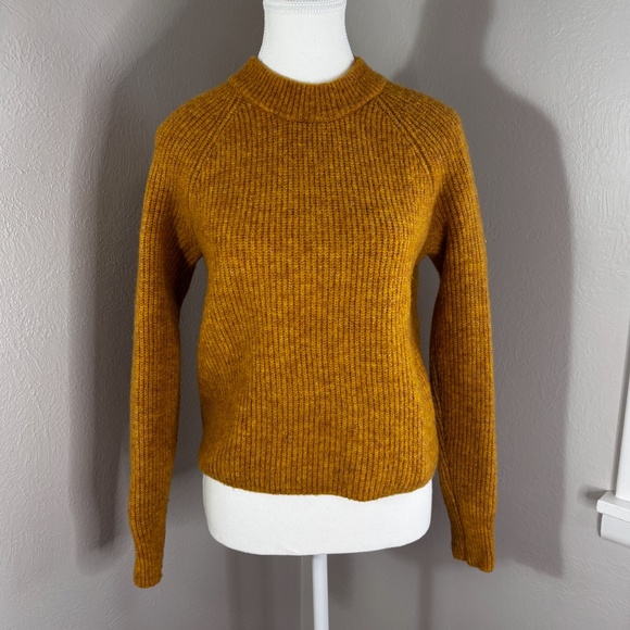 Banana Republic Sweaters - Banana Republic Mock Neck Sweater